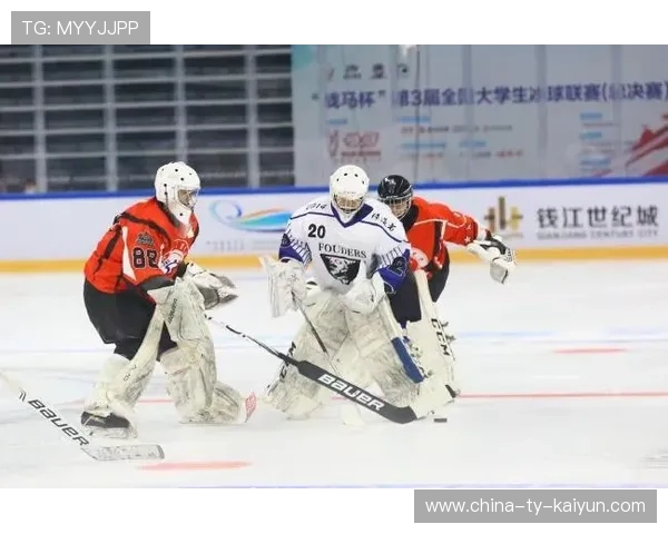 成都蓉城帅惟浩边路高速带球：速度与激情的完美结合