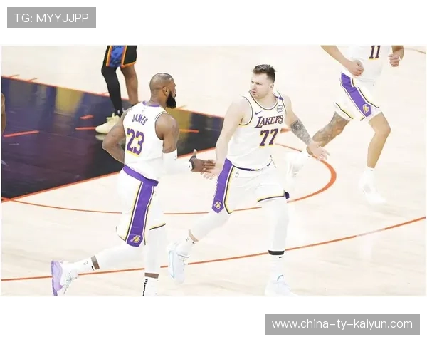 杨瀚森再遭DNP！残阵湖人三人20+逆转开拓者迎四连胜，艾顿29+10，杨瀚森篮球