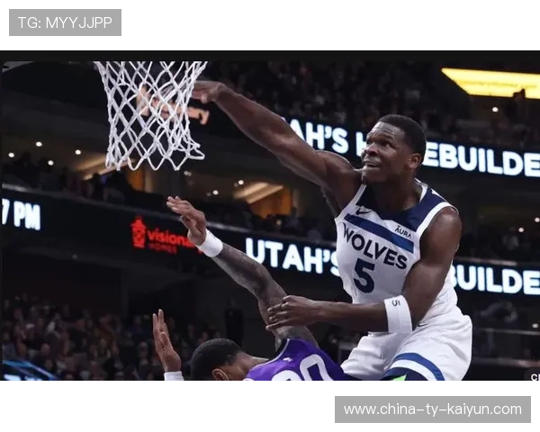 篮网进攻节奏流畅,防守端反击犀利,篮网 防守 篮网进攻节奏流畅,防守端反击犀利,篮网 防守