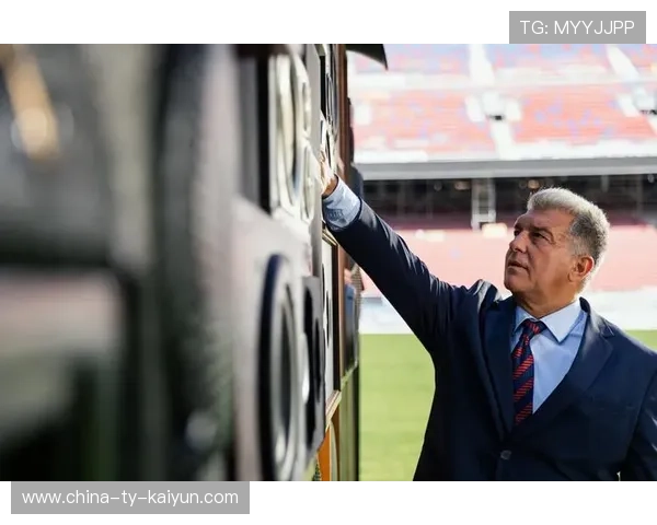 巴萨回诺坎普仪式级复活?球迷激情回归 巴萨回诺坎普仪式级复活?球迷激情回归